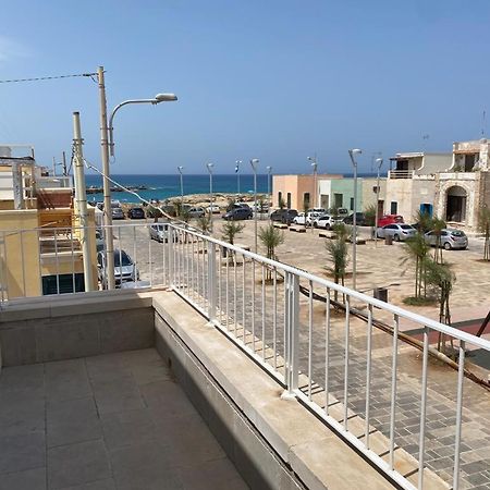 Casa Vacanze Illiria A Roca Vecchia Vicinissima Al Mare ภายนอก รูปภาพ
