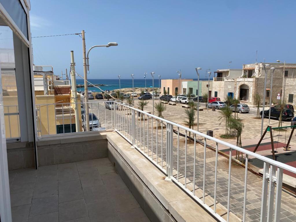 Casa Vacanze Illiria A Roca Vecchia Vicinissima Al Mare ภายนอก รูปภาพ